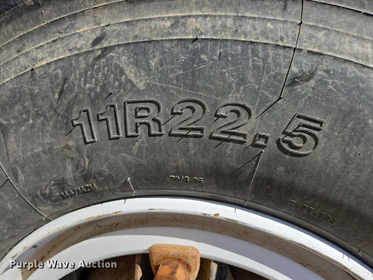 image for item ER5451 1985 Ford LT8000 dump truck