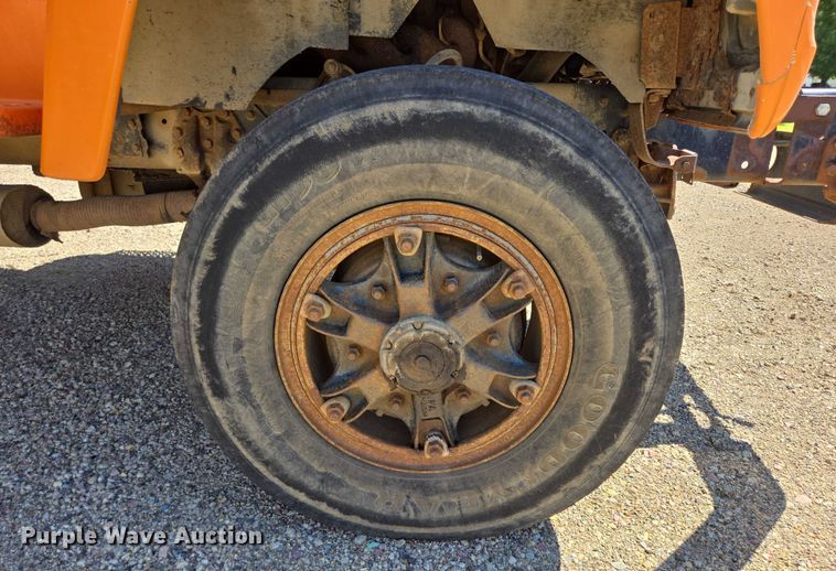 image for item ER5451 1985 Ford LT8000 dump truck