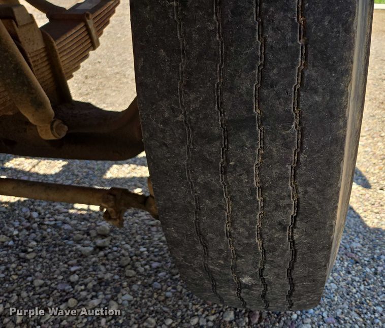 image for item ER5451 1985 Ford LT8000 dump truck