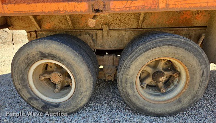image for item ER5451 1985 Ford LT8000 dump truck