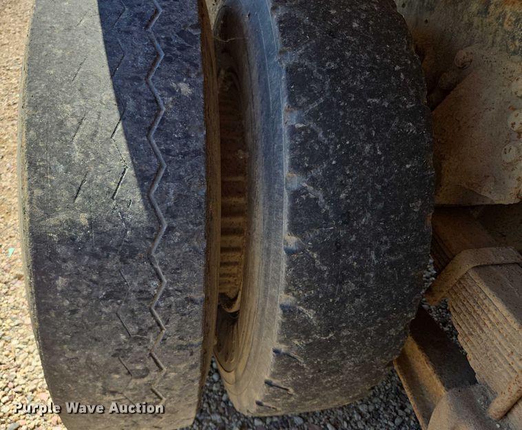 image for item ER5451 1985 Ford LT8000 dump truck