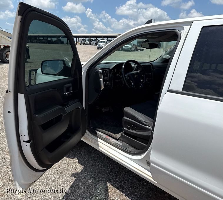 image for item HI9293 2018 Chevrolet Silverado 1500 Crew Cab pickup truck