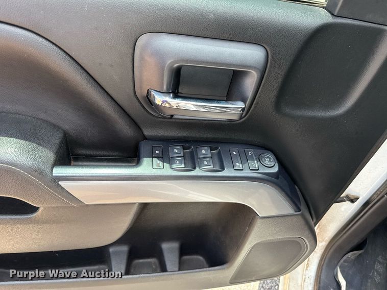 image for item HI9293 2018 Chevrolet Silverado 1500 Crew Cab pickup truck