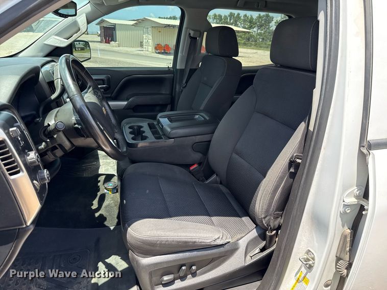 image for item HI9293 2018 Chevrolet Silverado 1500 Crew Cab pickup truck