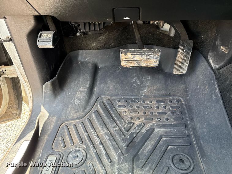 image for item HI9293 2018 Chevrolet Silverado 1500 Crew Cab pickup truck