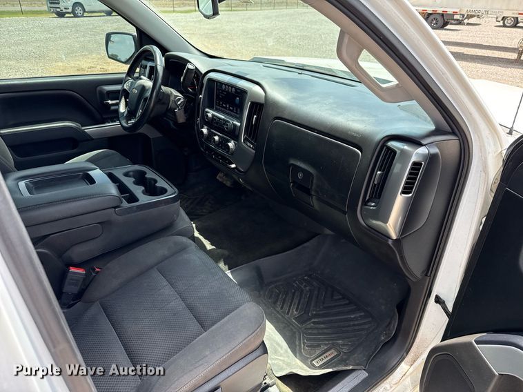 image for item HI9293 2018 Chevrolet Silverado 1500 Crew Cab pickup truck