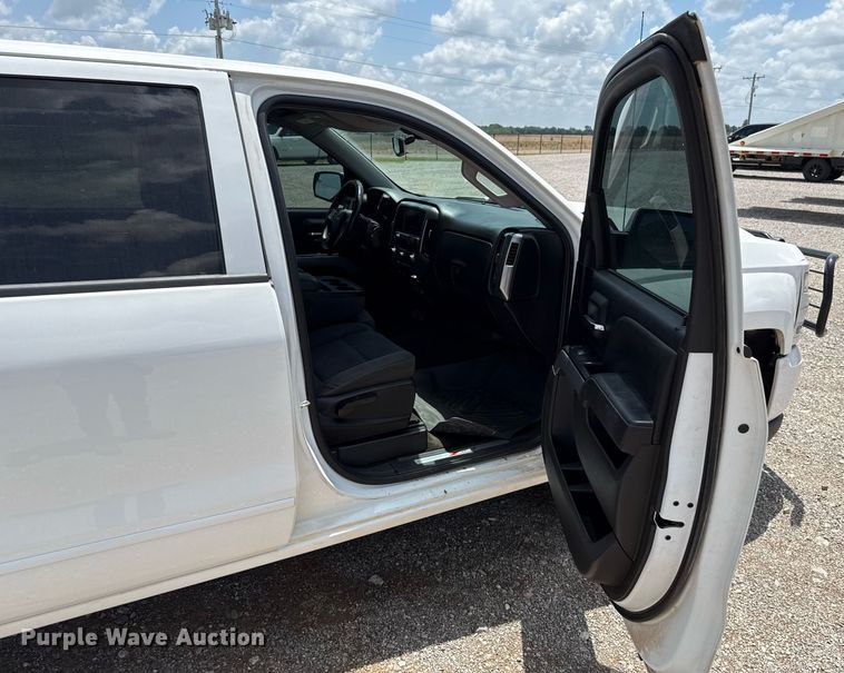 image for item HI9293 2018 Chevrolet Silverado 1500 Crew Cab pickup truck