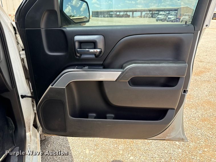 image for item HI9293 2018 Chevrolet Silverado 1500 Crew Cab pickup truck