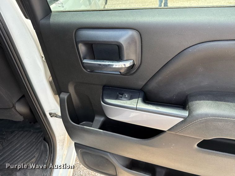 image for item HI9293 2018 Chevrolet Silverado 1500 Crew Cab pickup truck