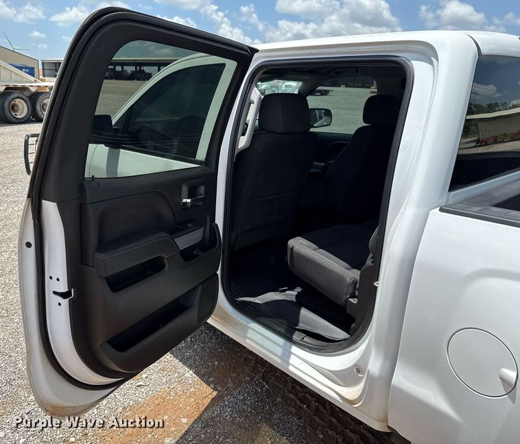 image for item HI9293 2018 Chevrolet Silverado 1500 Crew Cab pickup truck