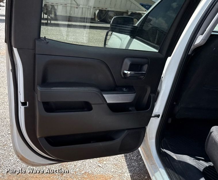 image for item HI9293 2018 Chevrolet Silverado 1500 Crew Cab pickup truck