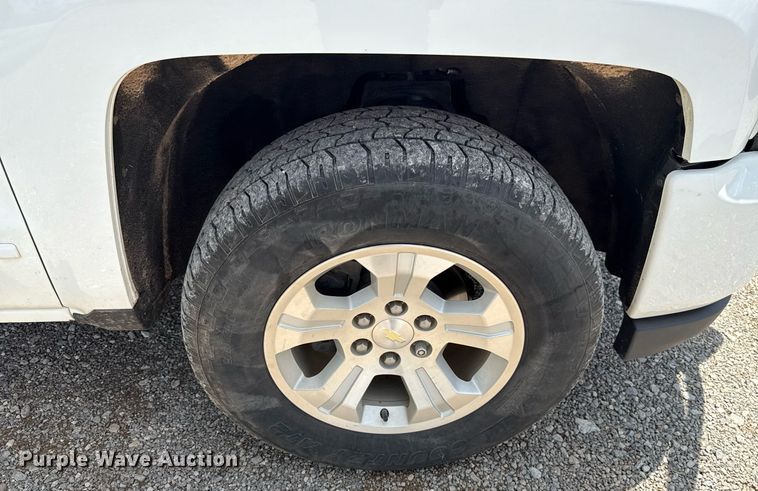 image for item HI9293 2018 Chevrolet Silverado 1500 Crew Cab pickup truck