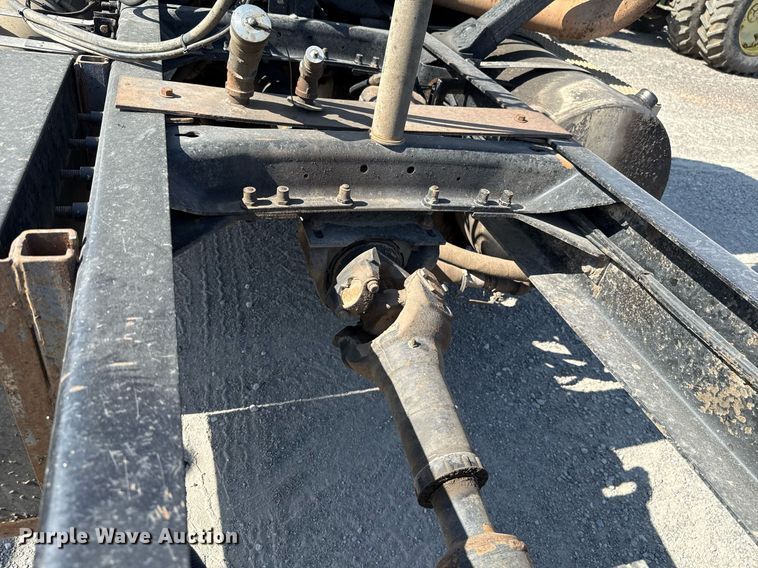 image for item HI9304 2004 Mack CH613 semi truck