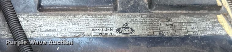 image for item HI9304 2004 Mack CH613 semi truck