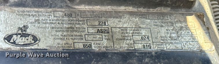 image for item HI9304 2004 Mack CH613 semi truck