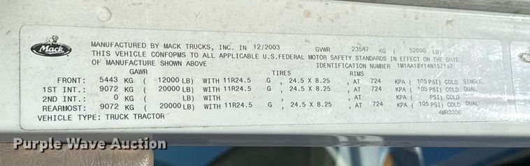 image for item HI9304 2004 Mack CH613 semi truck
