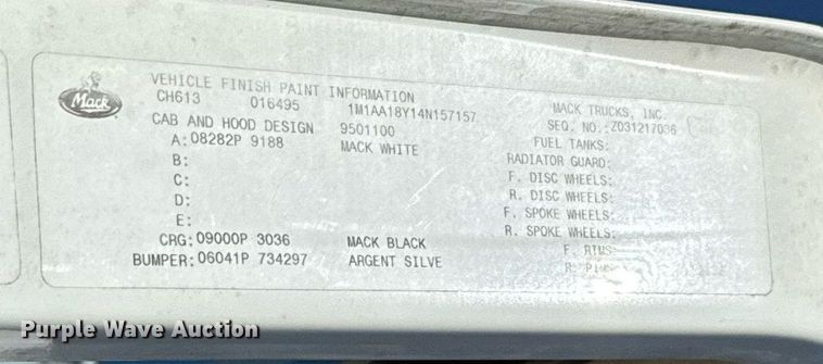 image for item HI9304 2004 Mack CH613 semi truck