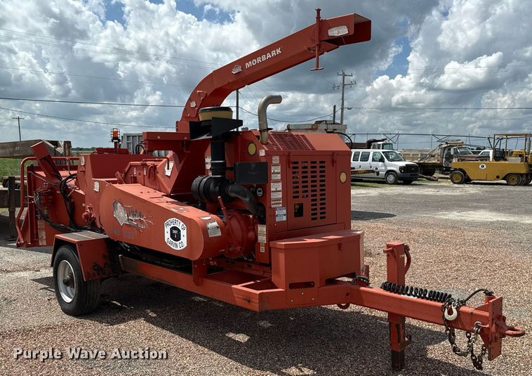 image for item HI9306 2016 Morbark Beever M18R wood chipper