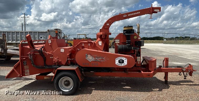 image for item HI9306 2016 Morbark Beever M18R wood chipper