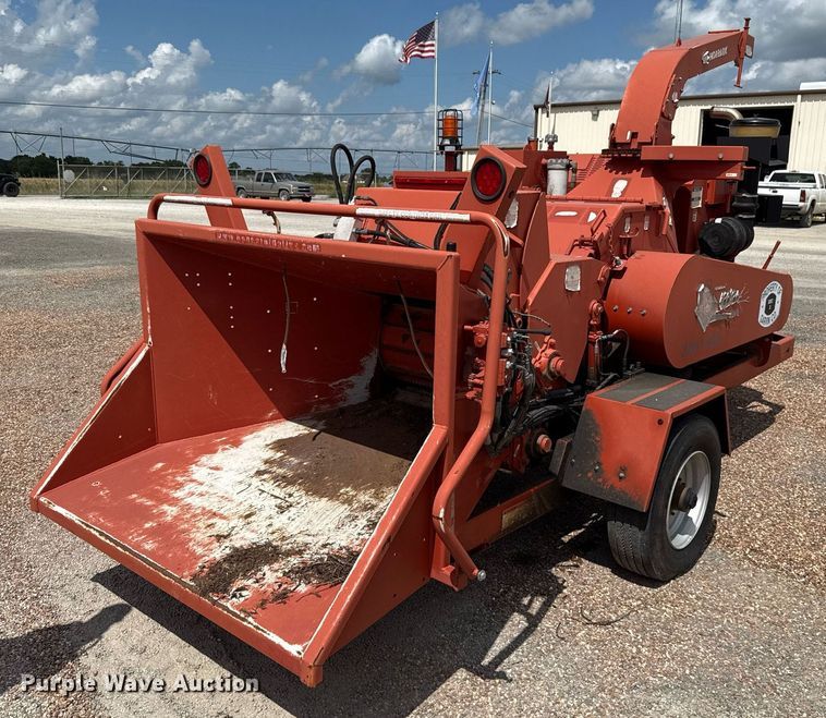 image for item HI9306 2016 Morbark Beever M18R wood chipper