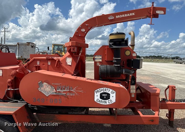 image for item HI9306 2016 Morbark Beever M18R wood chipper