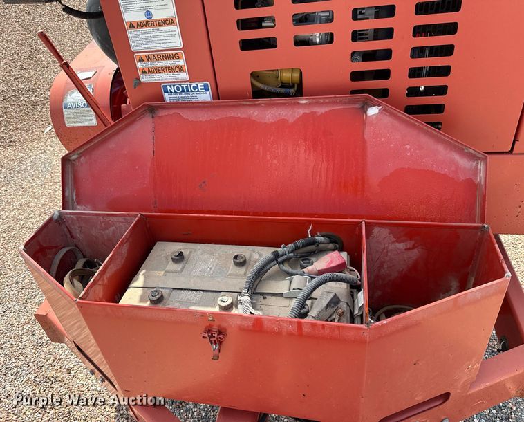 image for item HI9306 2016 Morbark Beever M18R wood chipper