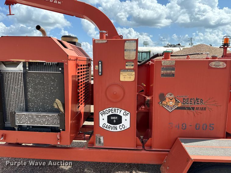 image for item HI9306 2016 Morbark Beever M18R wood chipper
