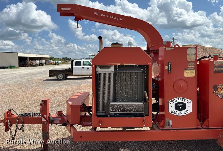 image for item HI9306 2016 Morbark Beever M18R wood chipper