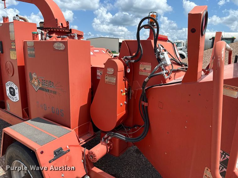 image for item HI9306 2016 Morbark Beever M18R wood chipper