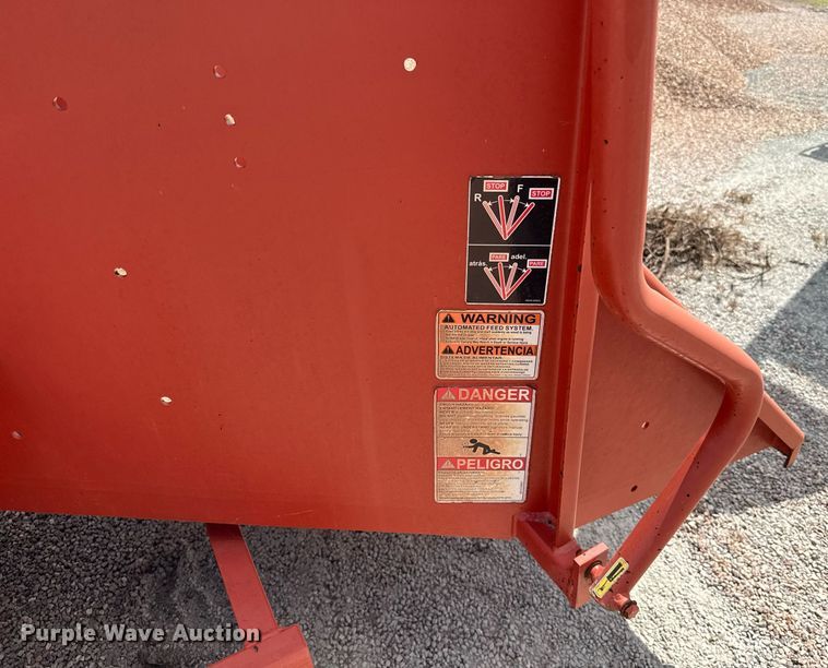 image for item HI9306 2016 Morbark Beever M18R wood chipper