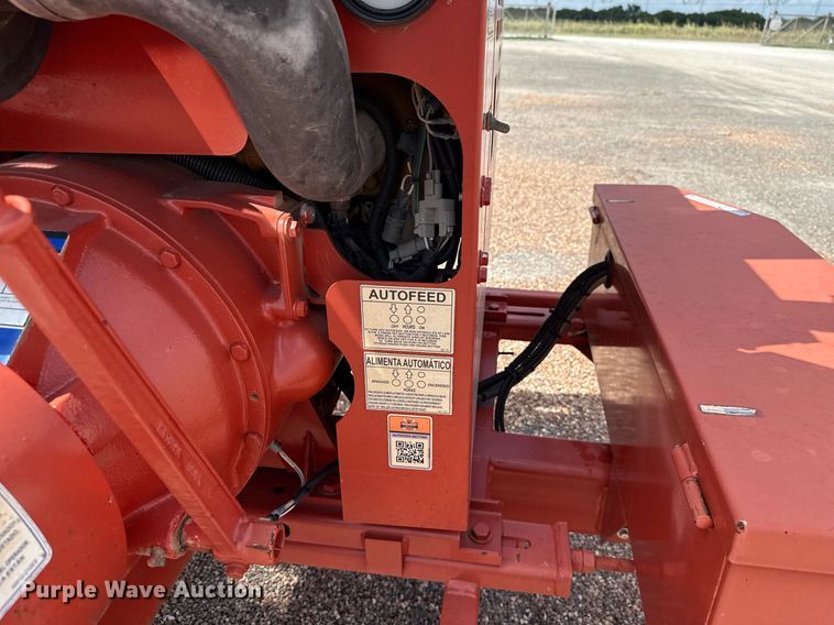 image for item HI9306 2016 Morbark Beever M18R wood chipper