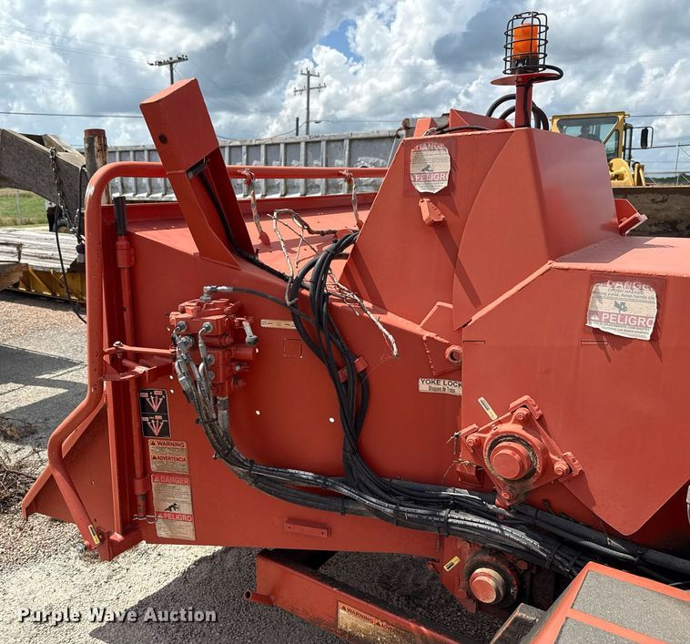 image for item HI9306 2016 Morbark Beever M18R wood chipper