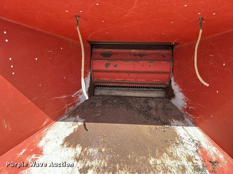 image for item HI9306 2016 Morbark Beever M18R wood chipper