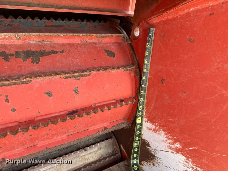 image for item HI9306 2016 Morbark Beever M18R wood chipper