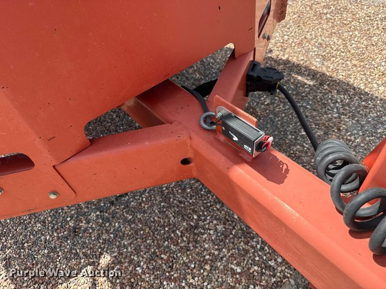 image for item HI9306 2016 Morbark Beever M18R wood chipper