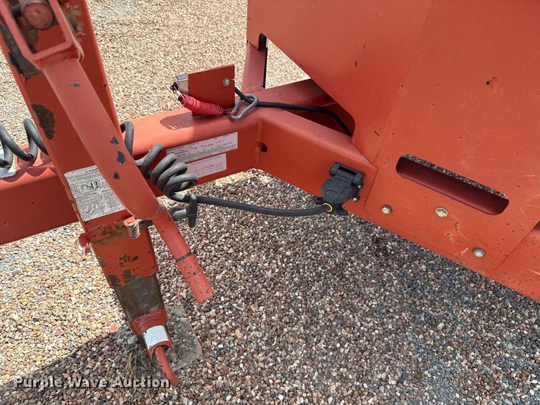 image for item HI9306 2016 Morbark Beever M18R wood chipper