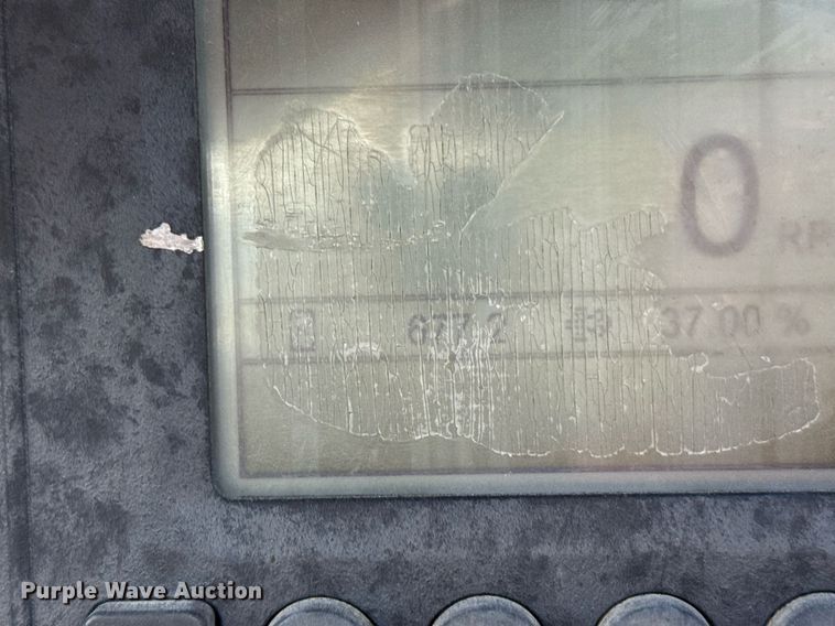 image for item HI9306 2016 Morbark Beever M18R wood chipper