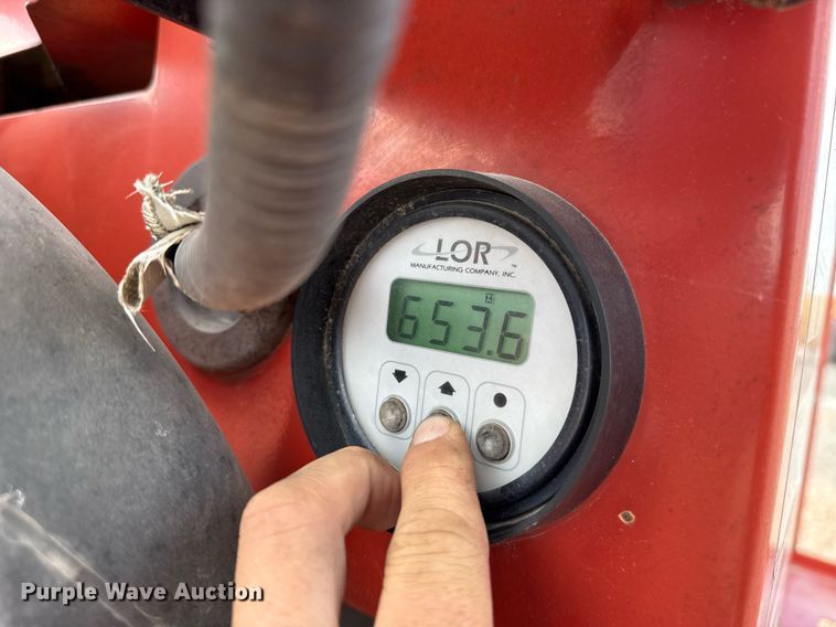 image for item HI9306 2016 Morbark Beever M18R wood chipper