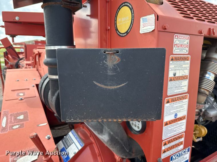 image for item HI9306 2016 Morbark Beever M18R wood chipper