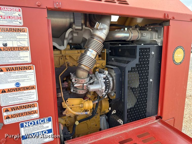 image for item HI9306 2016 Morbark Beever M18R wood chipper