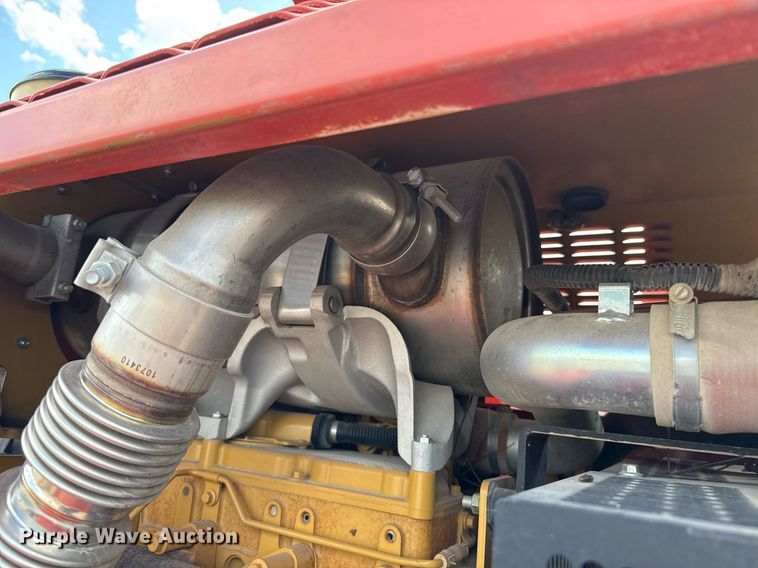 image for item HI9306 2016 Morbark Beever M18R wood chipper