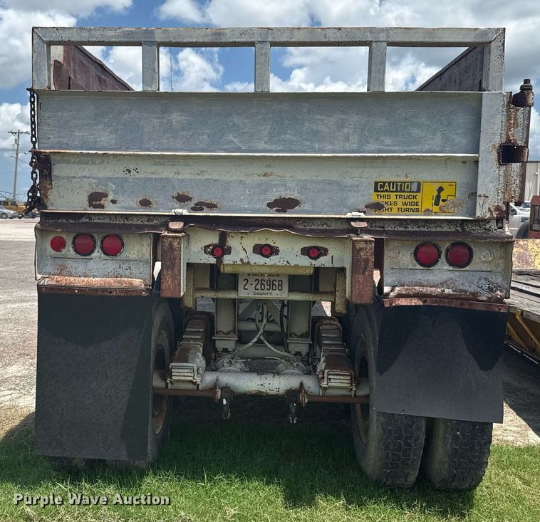 image for item HI9309 1984 Lufkin TD31 30/27 end dump trailer