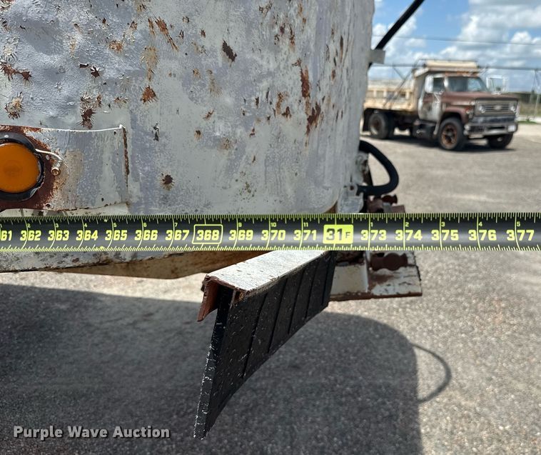 image for item HI9309 1984 Lufkin TD31 30/27 end dump trailer