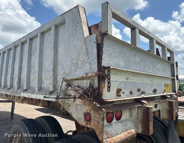 image for item HI9309 1984 Lufkin TD31 30/27 end dump trailer