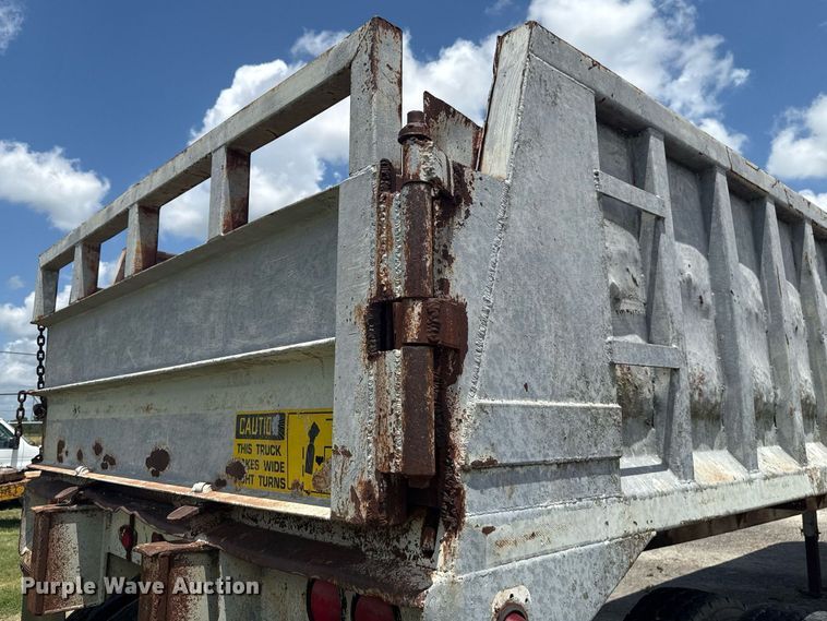 image for item HI9309 1984 Lufkin TD31 30/27 end dump trailer