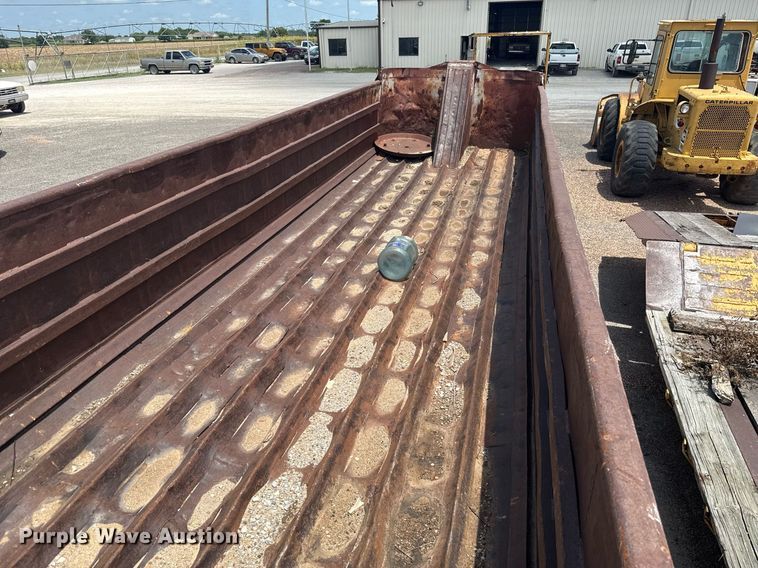 image for item HI9309 1984 Lufkin TD31 30/27 end dump trailer