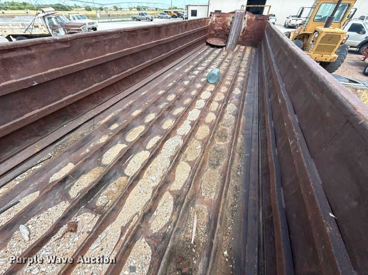 image for item HI9309 1984 Lufkin TD31 30/27 end dump trailer