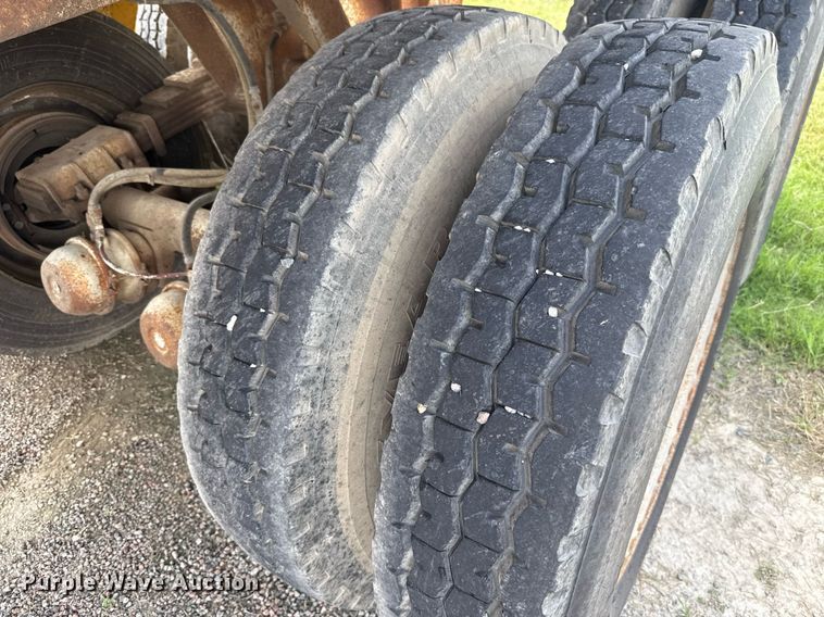 image for item HI9309 1984 Lufkin TD31 30/27 end dump trailer