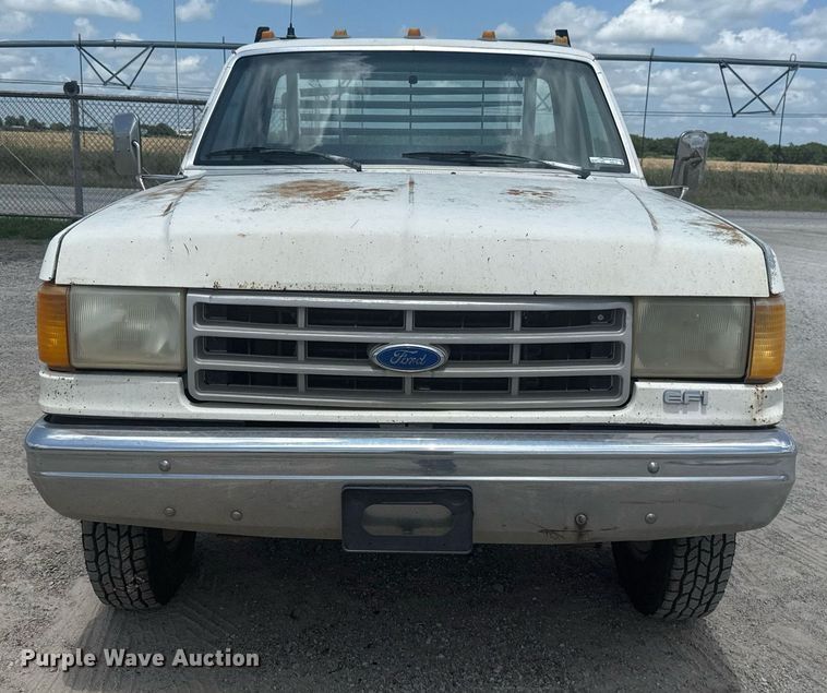 image for item HI9310 1990 Ford F450 Super Duty flatbed truck