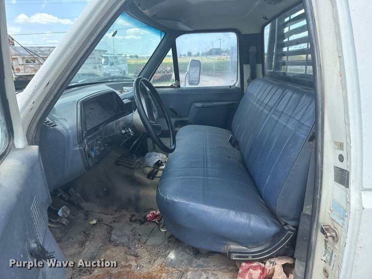 image for item HI9310 1990 Ford F450 Super Duty flatbed truck